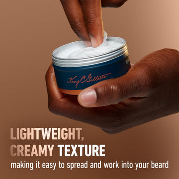 Senteurs bergamote, géranium et cèdre pour une barbe parfumée et fraîche.