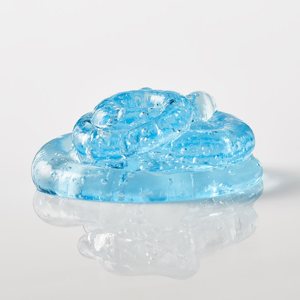 King of Shaves aplicación suave del gel para una experiencia de afeitado precisa.