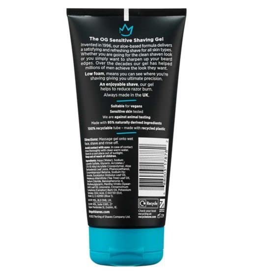 King of Shaves gel de afeitar sensible, espuma baja para mayor control durante el afeitado.