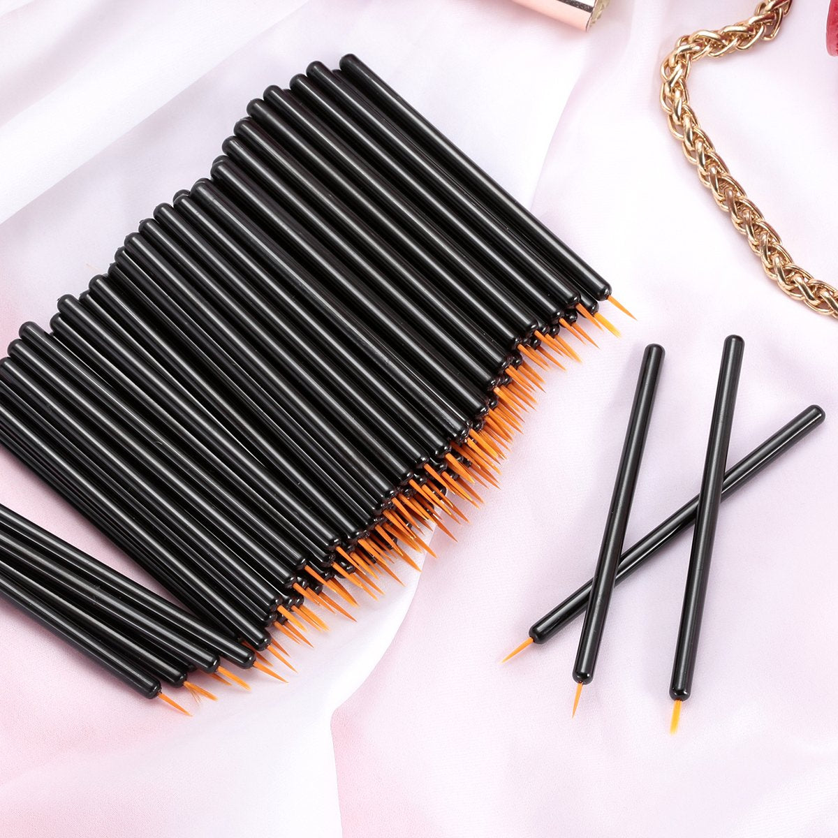 KINGMAS herramienta versátil para delinear ojos y otros maquillajes.