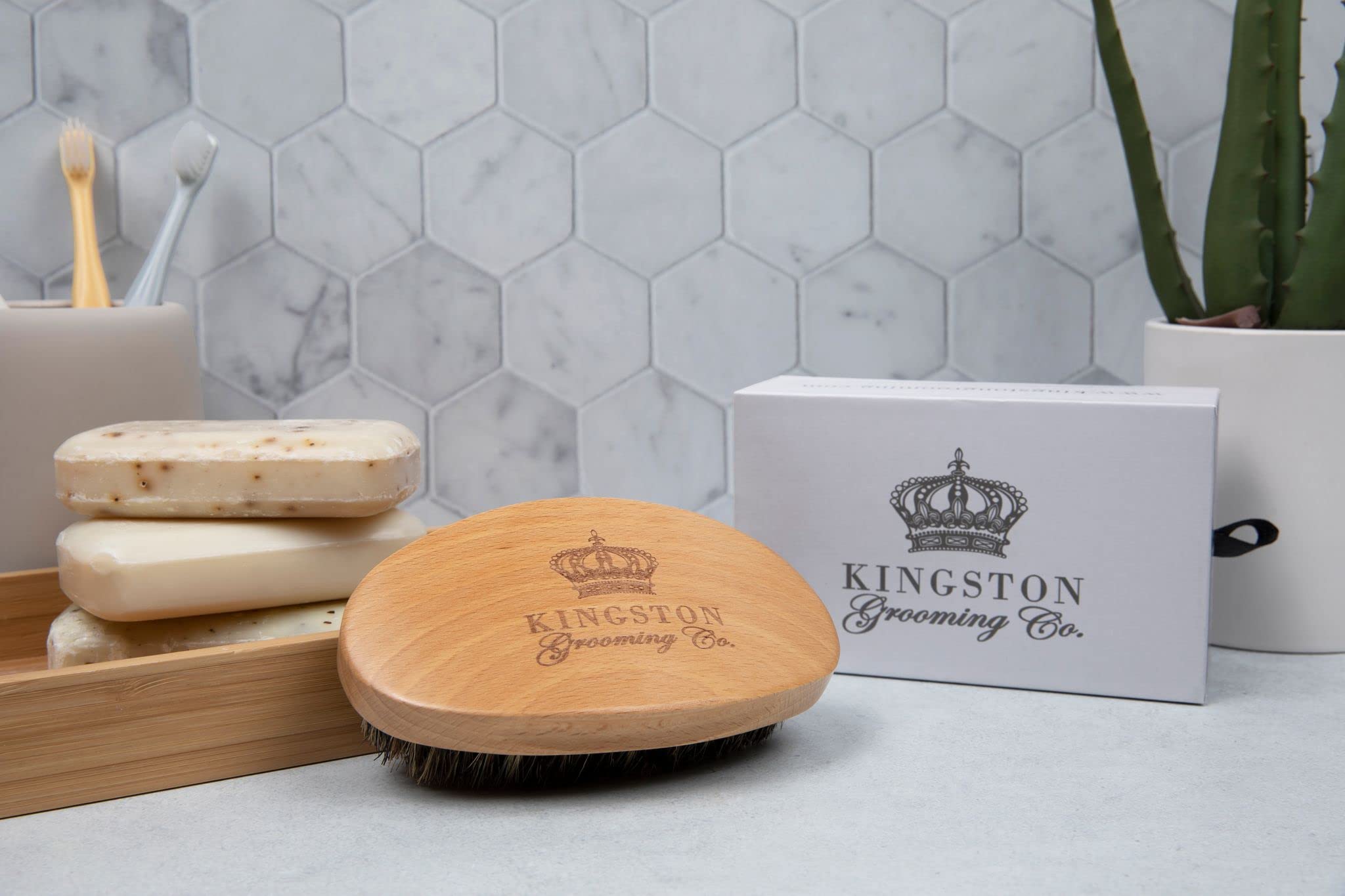 Kingston Grooming Co. Ideal para peinar el cabello con ondas.
