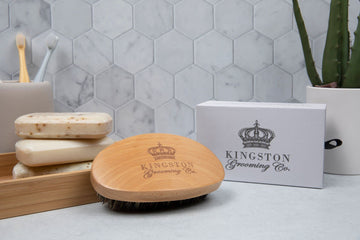 Kingston Grooming Co. Ideal para peinar el cabello con ondas.