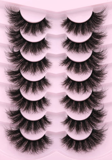Kiromiro pestañas 8D volumen completo para un look intenso.