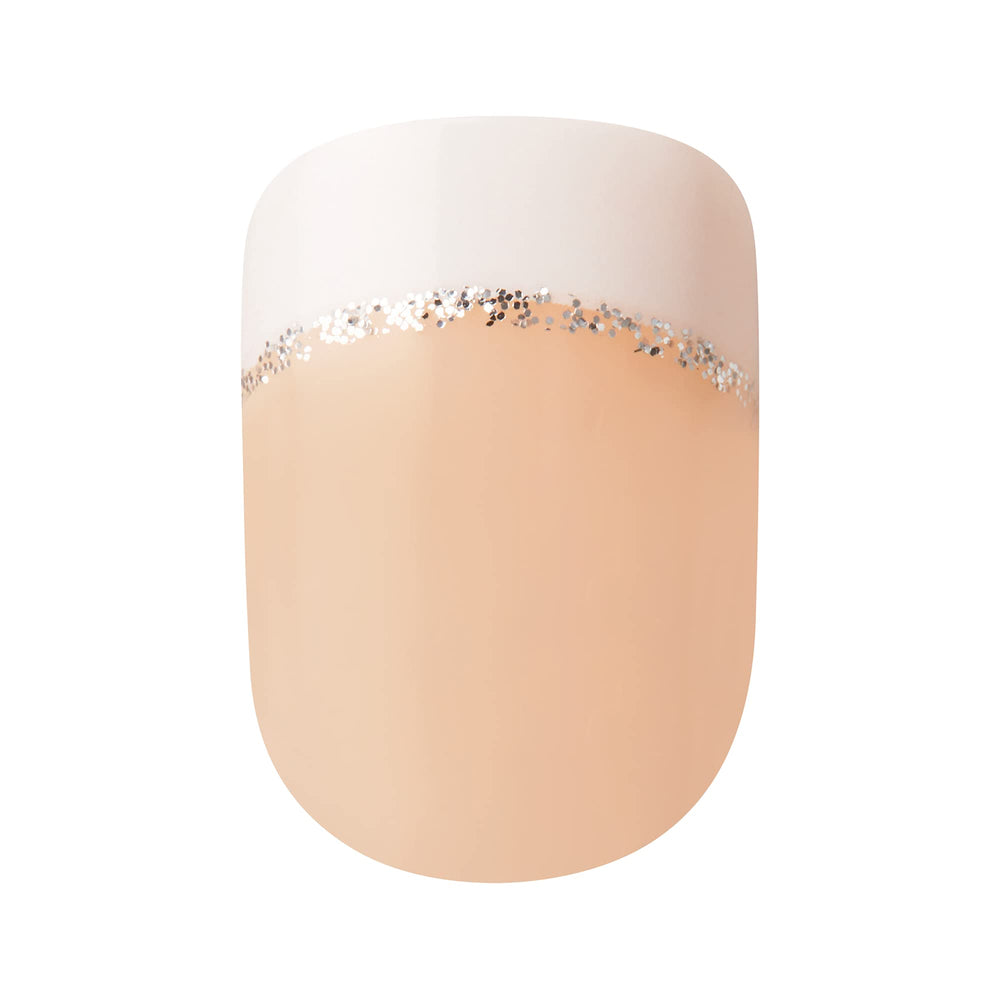 KISS imPRESS palito-cutícula: empuje suave para uñas limpias.