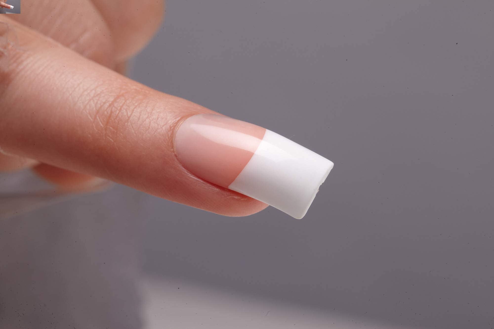 Kiss acrilico frances salon, acabado liso para uñas elegantes
