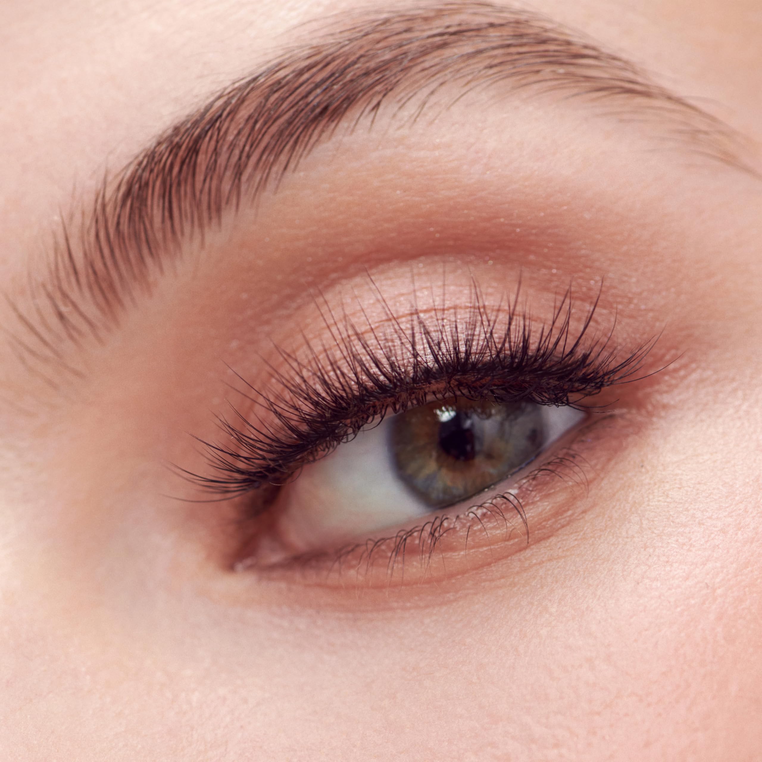 KISS Pearlla clusters naturales para un look completo