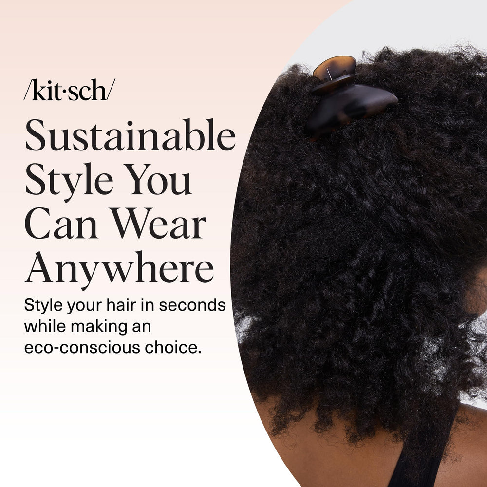 Kitsch clip medio, compatible con distintos estilos de cabello.