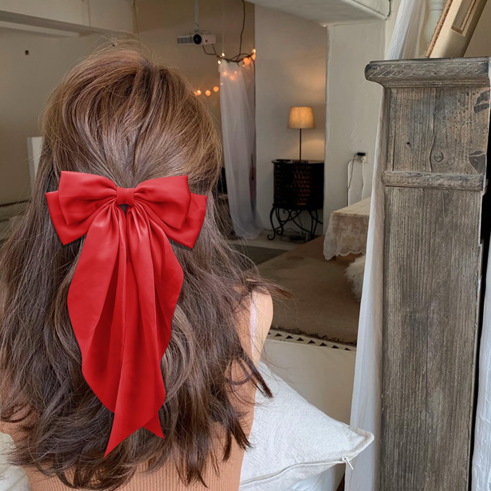 Kivzex Lazo satinado rojo grande en mano, aspecto coqueto para mujer.