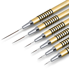 Cepillo Komall para delinear uñas de 5 mm, precisión para líneas finas.
