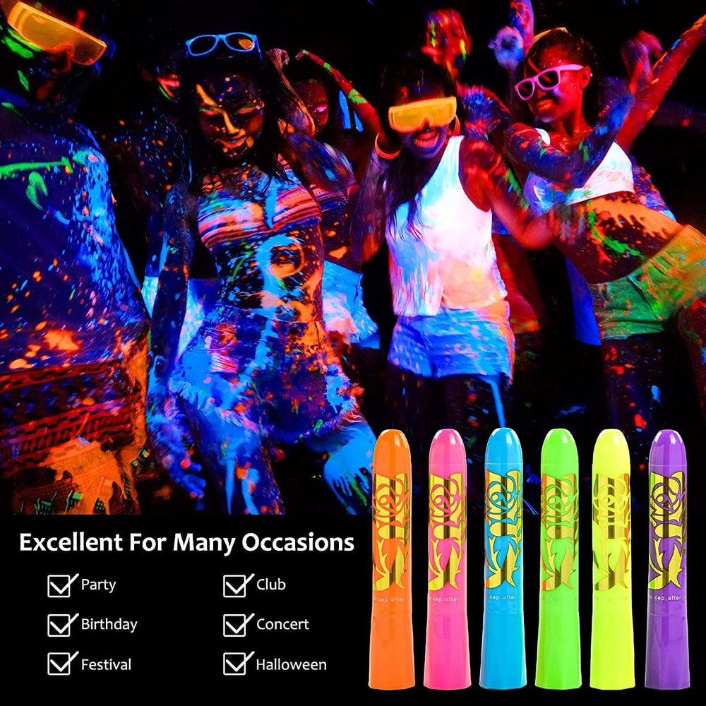 KongJuntzd twistable crayons fit facial contours for quick designs.