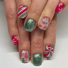 Uñas koopnati navidad short squoval rojo y verde con brillo, listas para fiestas.