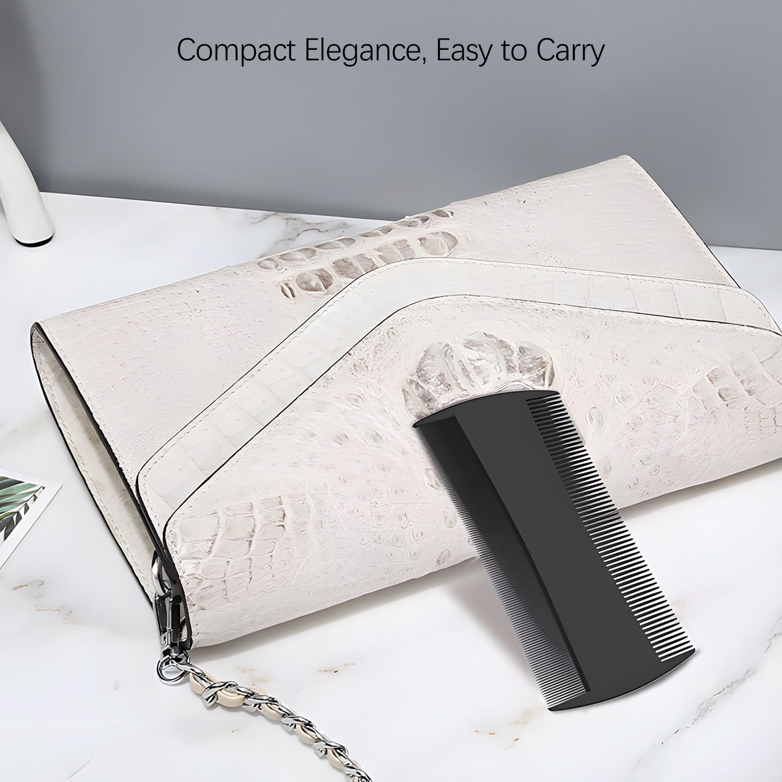 Peine Kootinn diseño compacto, perfecto para bolsos y maletas.