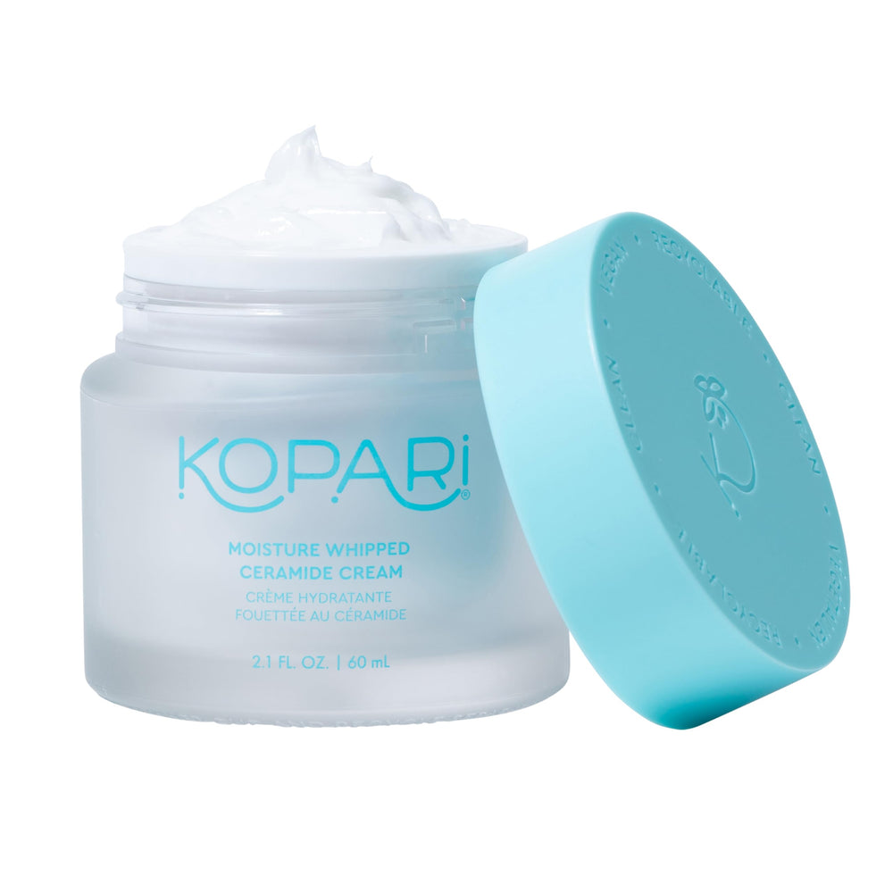 Kopari Moisture Whipped Ceramide Cream botella volcada para hidratación prolongada