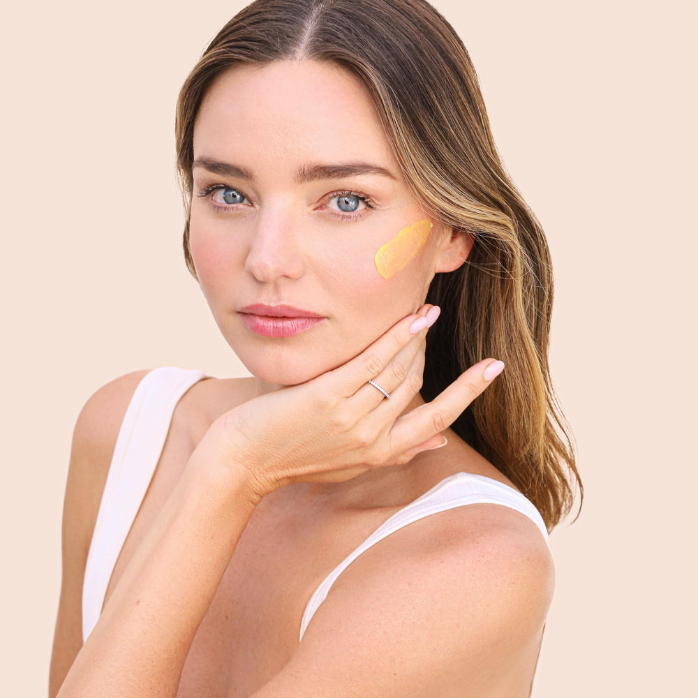 KORA Organics Turmeric Glow uso diario mañana y noche para hidratación
