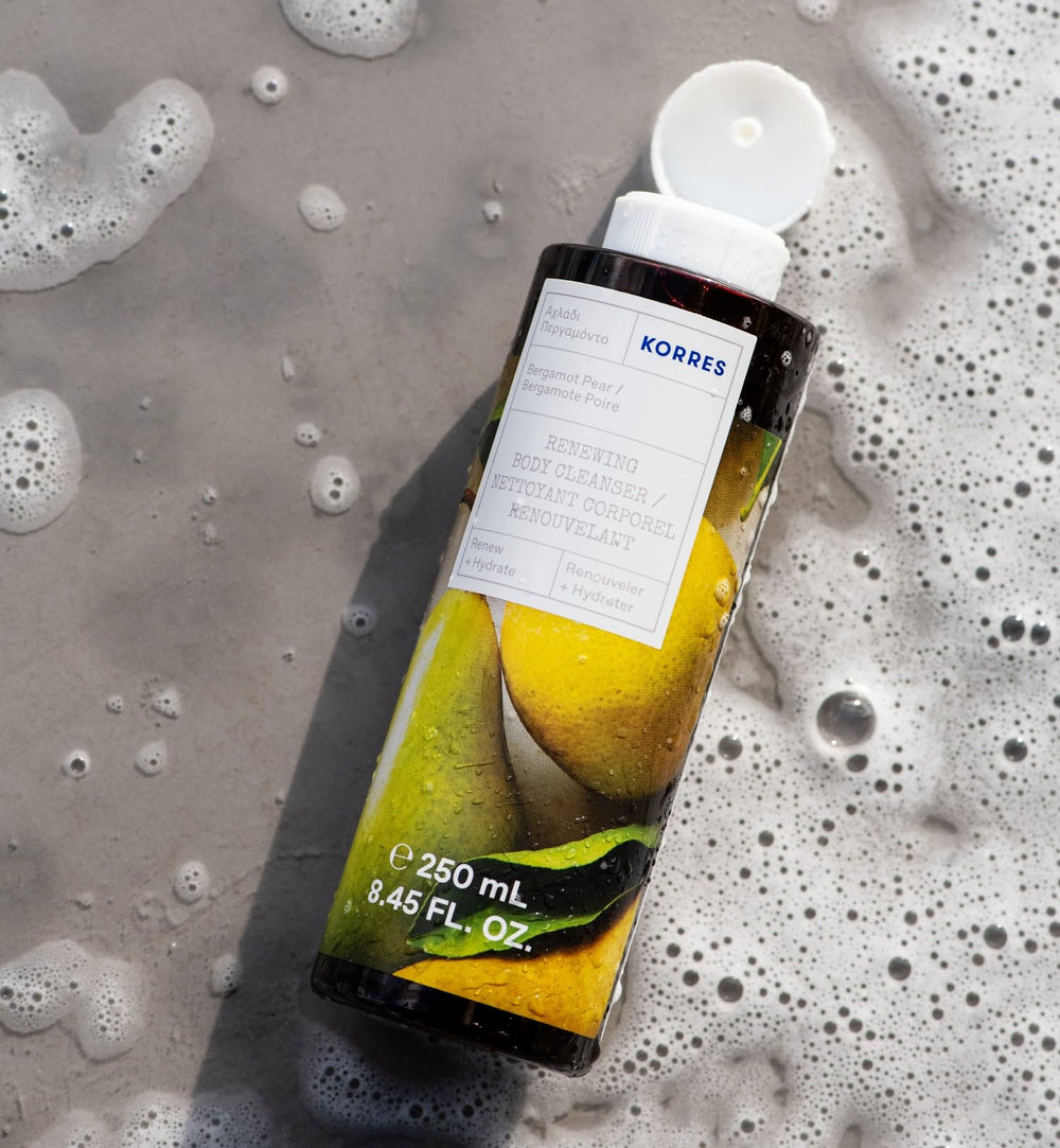 KORRES Limpiador Corporal Renovador, fragancia cítrica de pera bergamota en la ducha.
