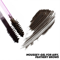 Kosas Air Brow Gel aporta volumen a las cejas para un look más lleno.