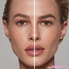 Kosas Brow Pop spoolie integrado facilita difuminar y mezclar.