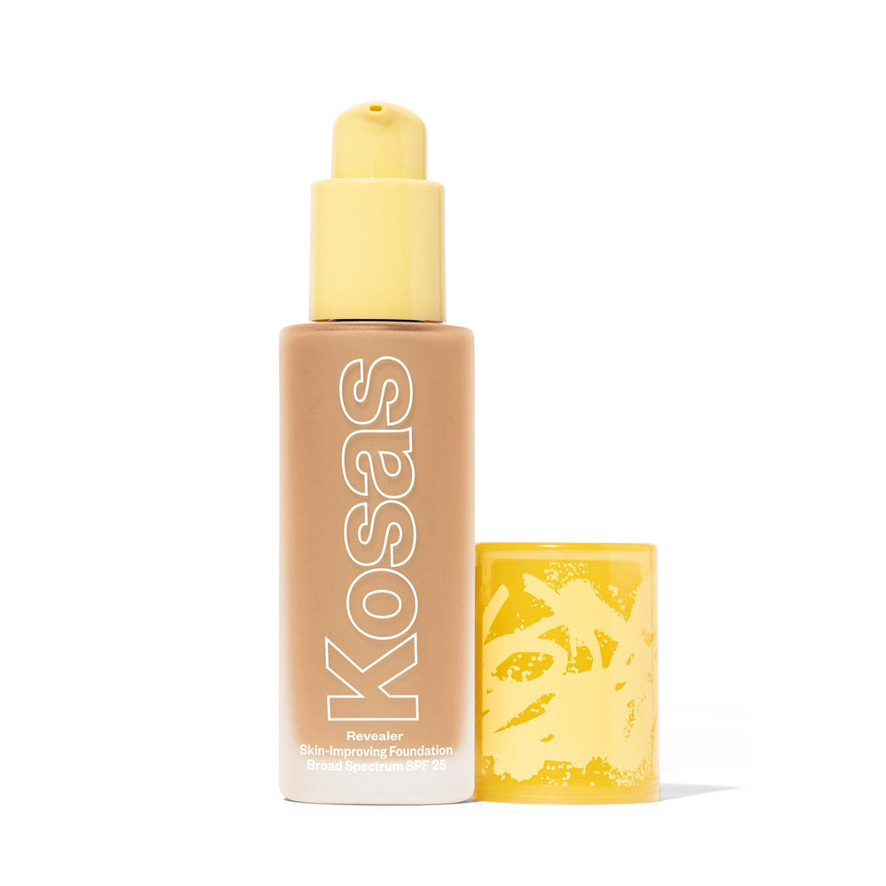 Kosas Revealer muestra textura natural para un acabado suave y uniforme.