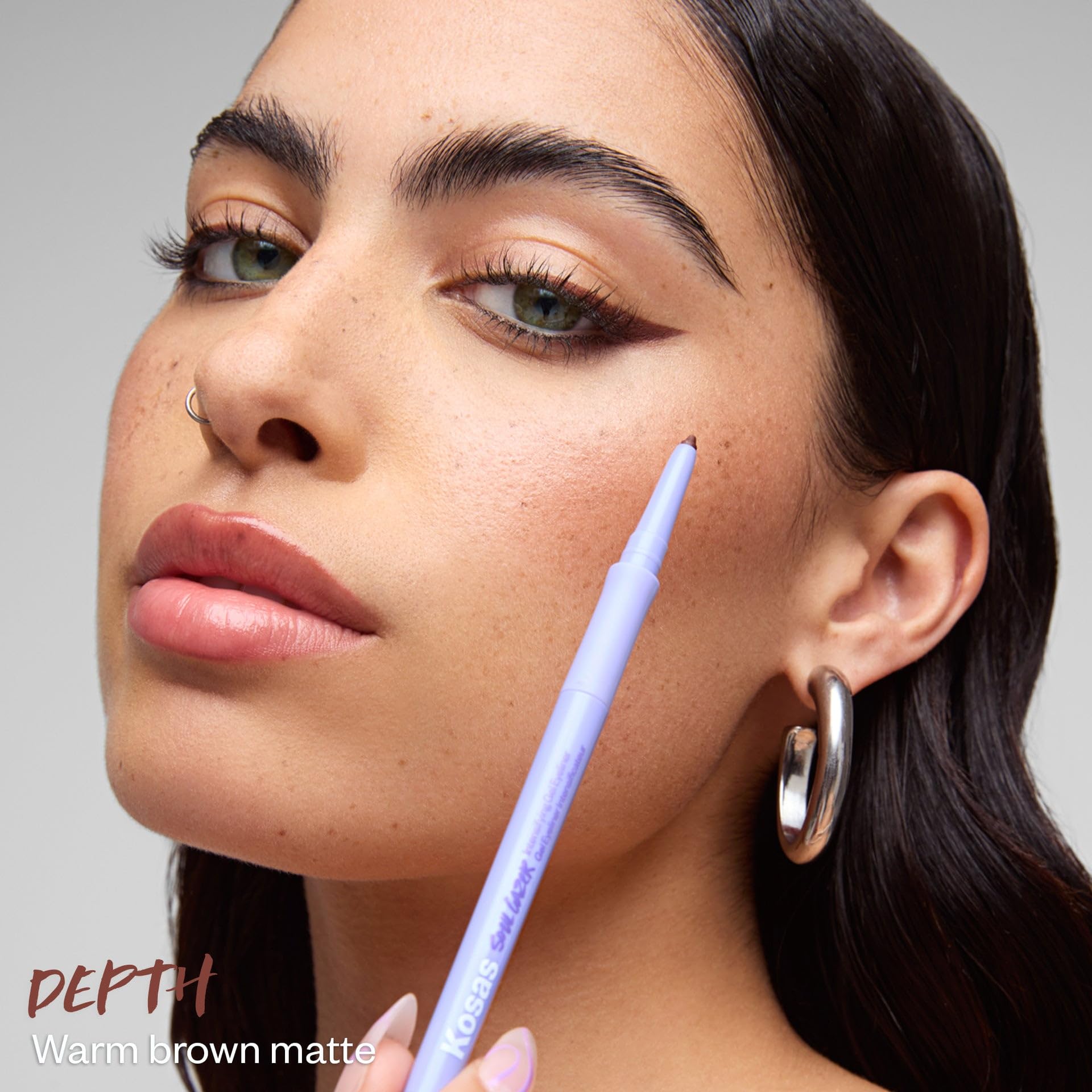 Kosas Soulgazer Gel Eyeliner Depth, aplicación sedosa para delineados definidos