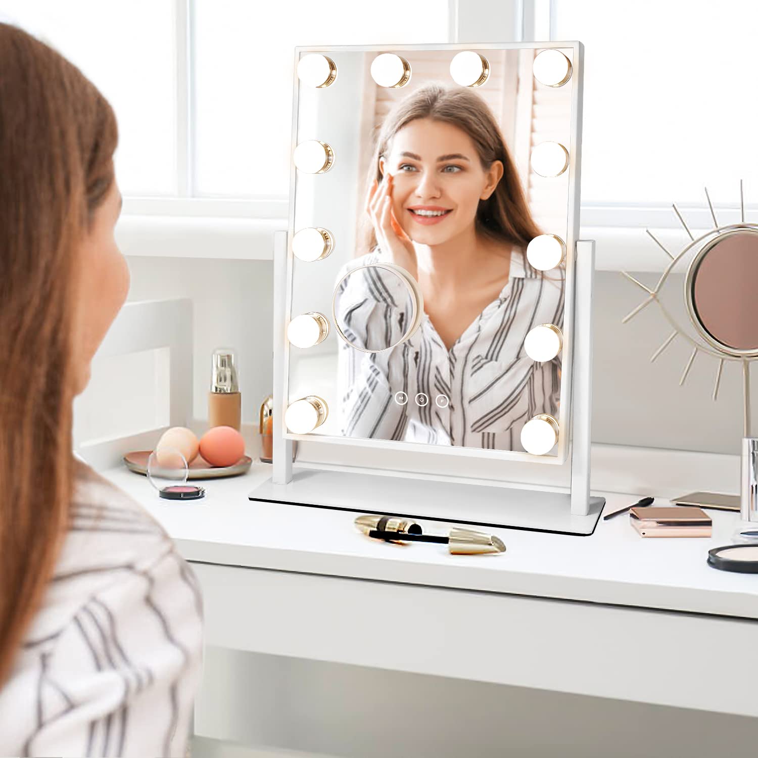Kotdning espejo de maquillaje como regalo ideal para novias y amigas.