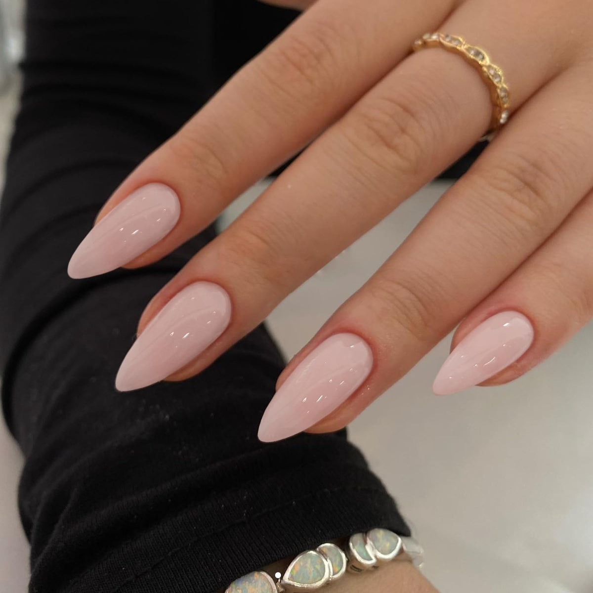 KQueenest uñas postizas rosa polvo en forma de almendra para uso diario