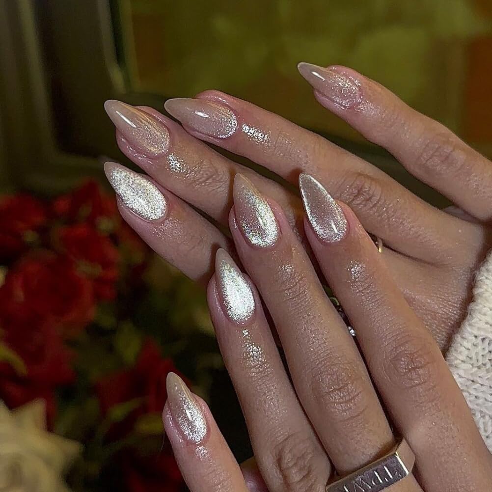 Uñas pegables KQueenest con capa UV para mayor durabilidad en almendra media