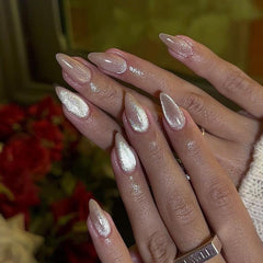 Uñas pegables KQueenest con capa UV para mayor durabilidad en almendra media