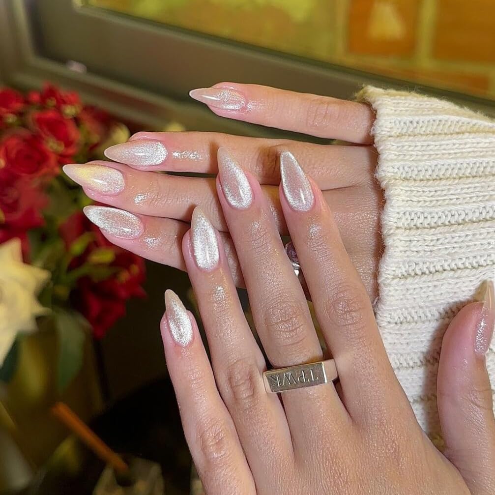 Uñas postizas KQueenest con efecto ojo de gato y brillo neutro en almendra media