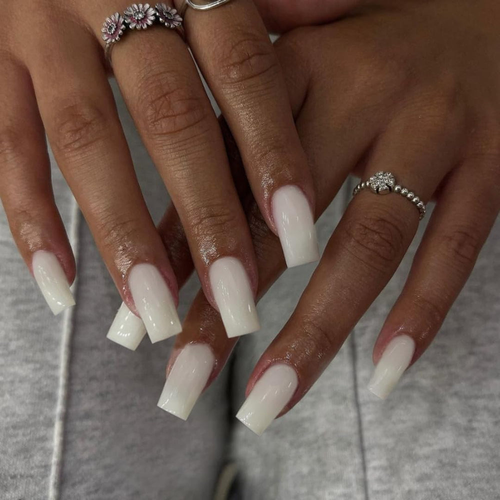 Conjunto de uñas KQueenest blanco brillo, look limpio y versátil