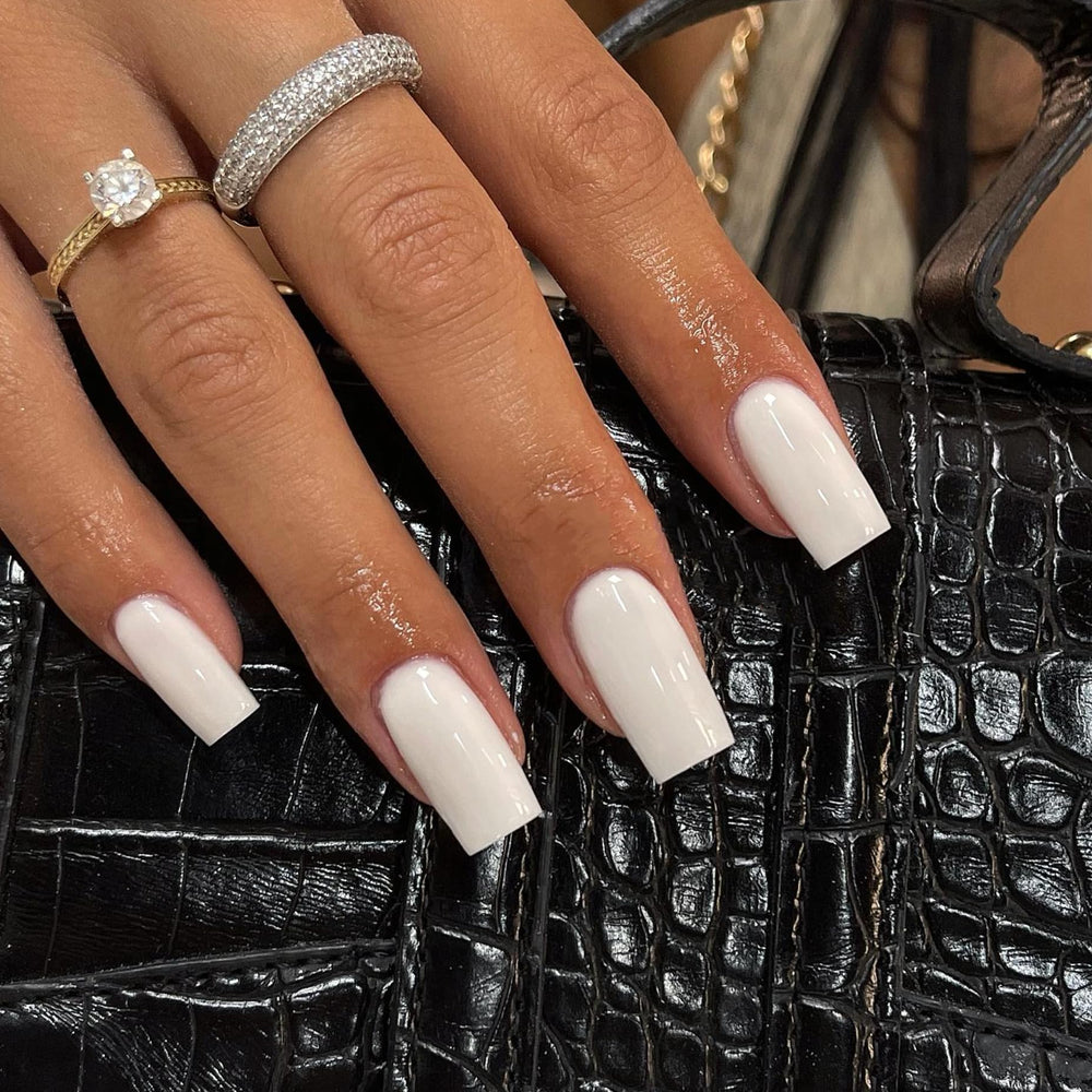 Uñas acrílicas falsas KQueenest de color blanco con acabado brillante