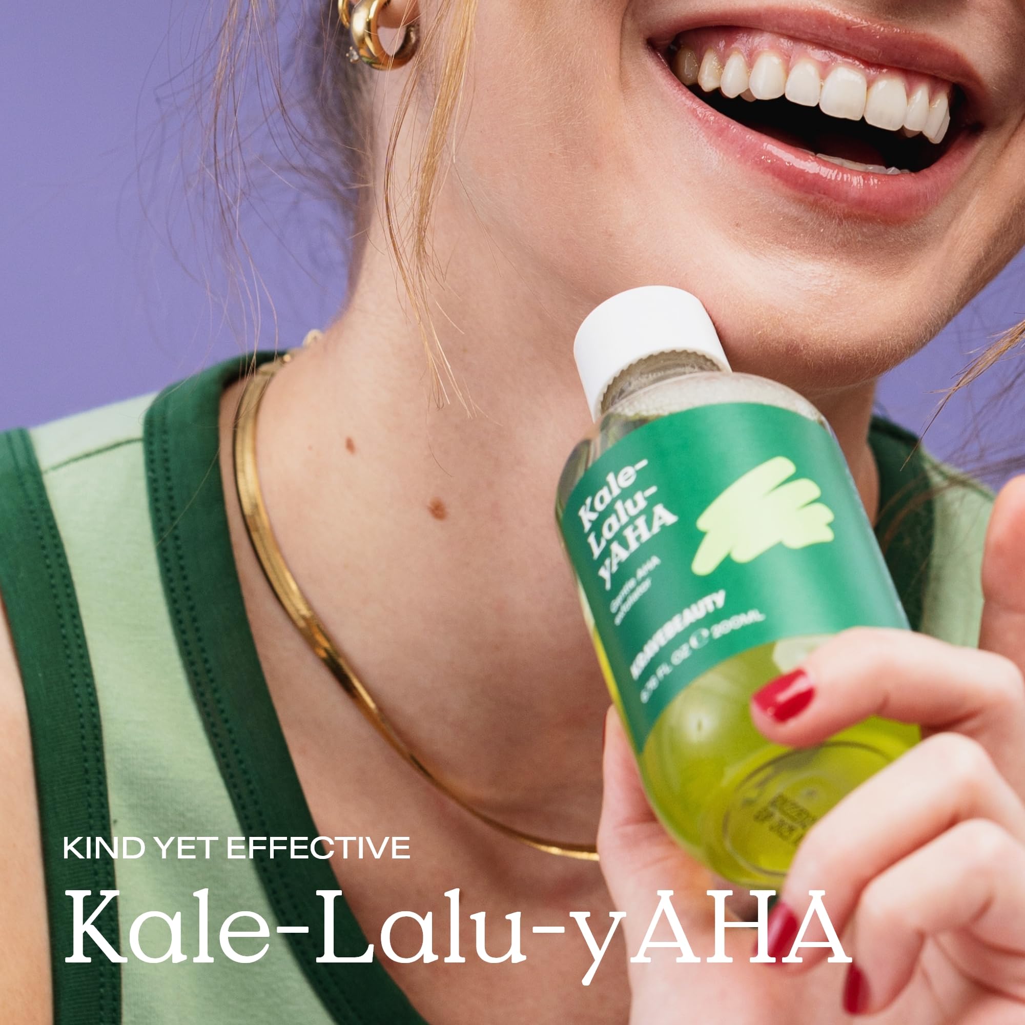 Kale-Lalu-yAHA de KraveBeauty hidrata con ácido hialurónico.