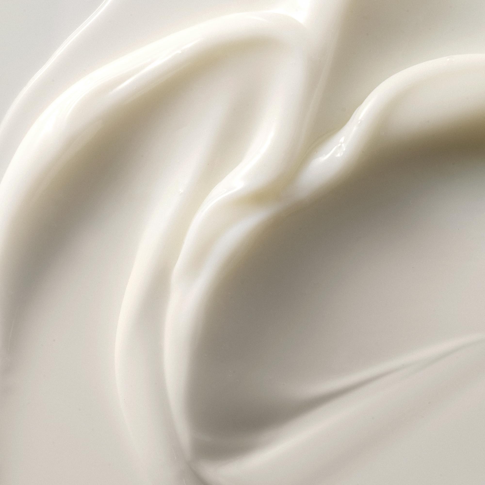 Hidratación con aceite de ricino de Kristin Ess para cabello suave.