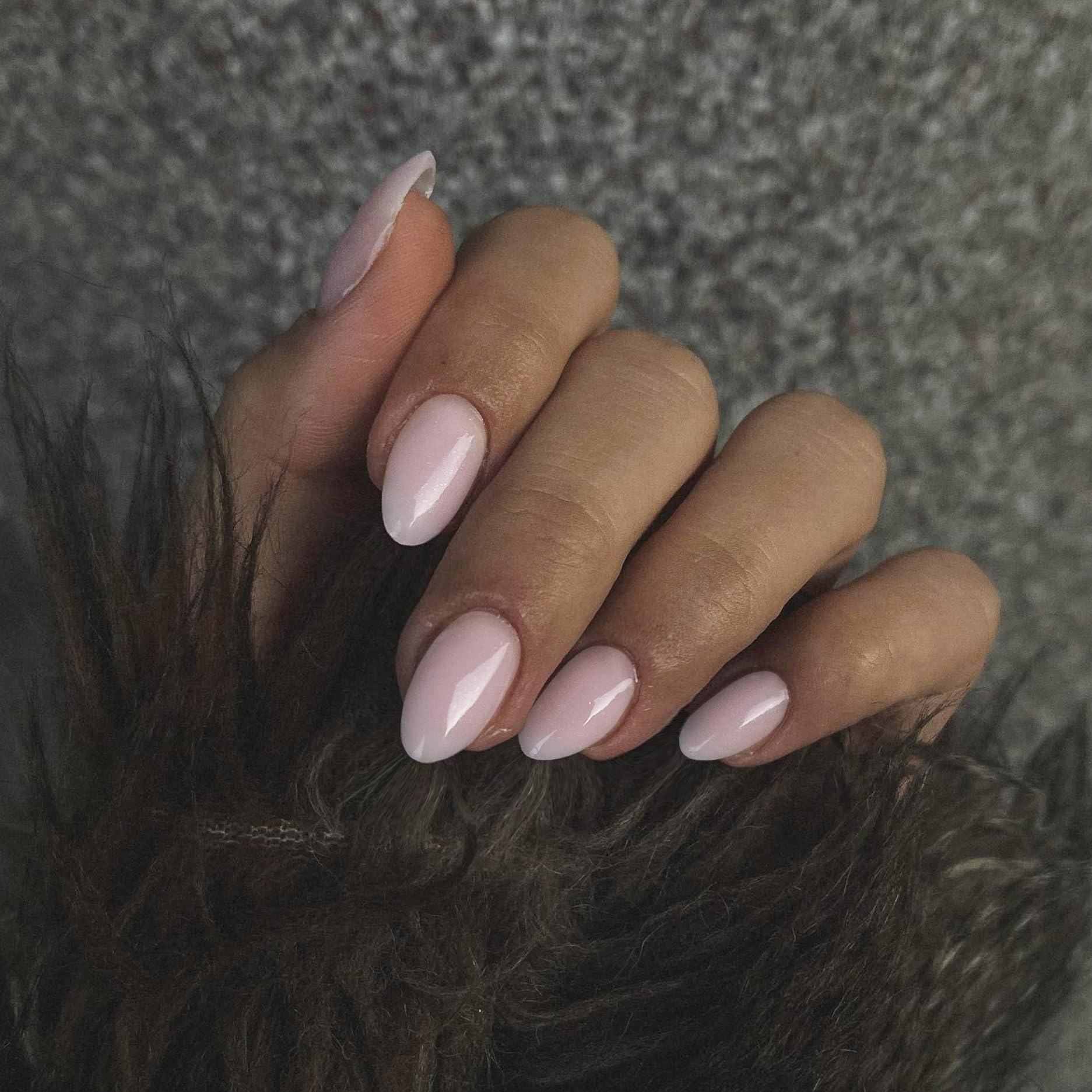 Uñas reutilizables KXAMELIE rosado palido, ovaladas, perfectas para cambios rápidos.