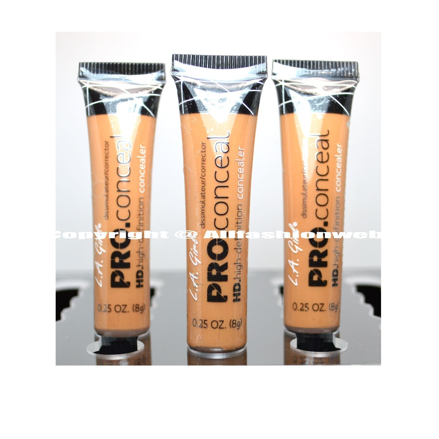 L.A. Girl Pro Concealer GC983 Fawn, aplicador suave para una aplicación precisa.
