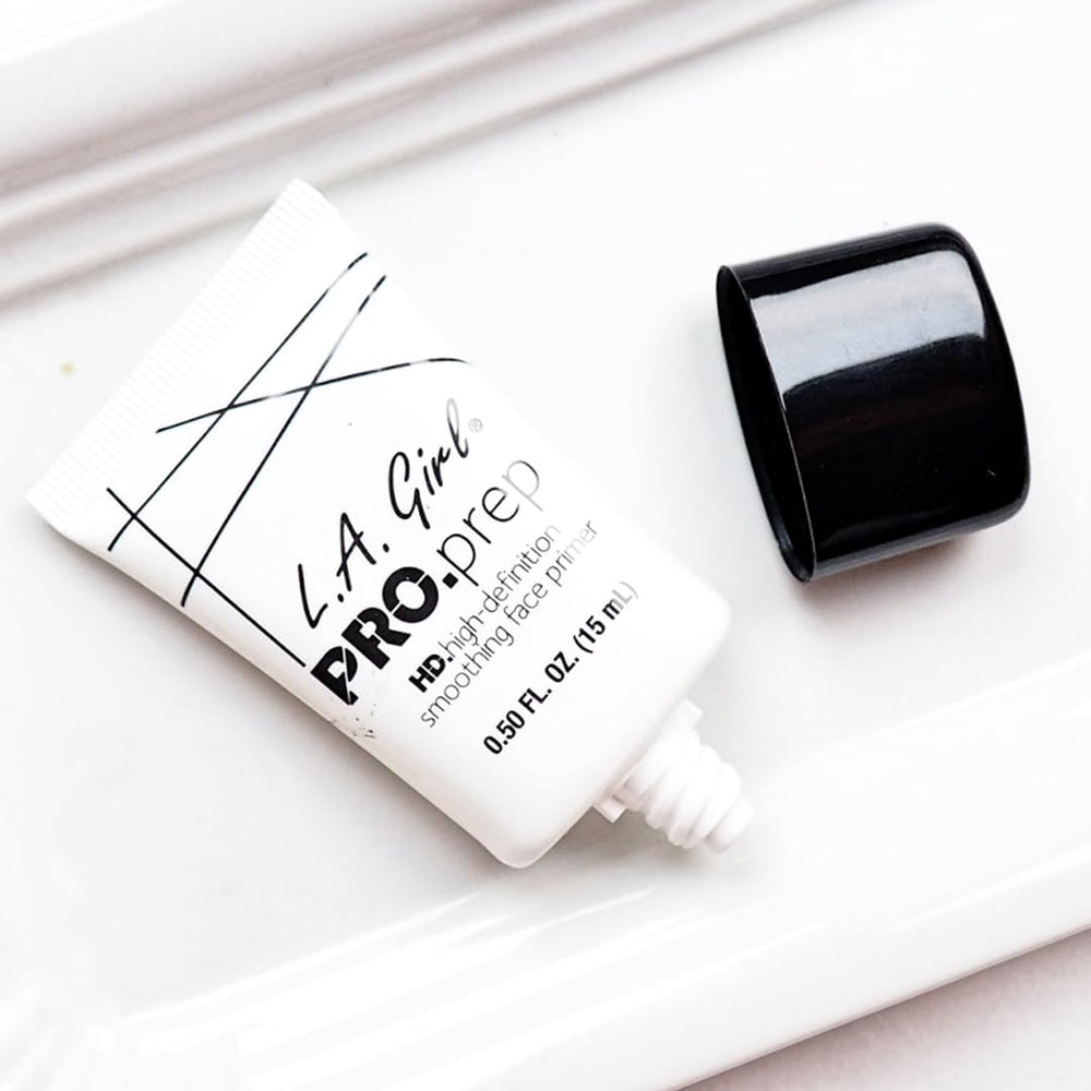 L.A. Girl PRO Prep HD, mejora la duración del maquillaje durante el día.