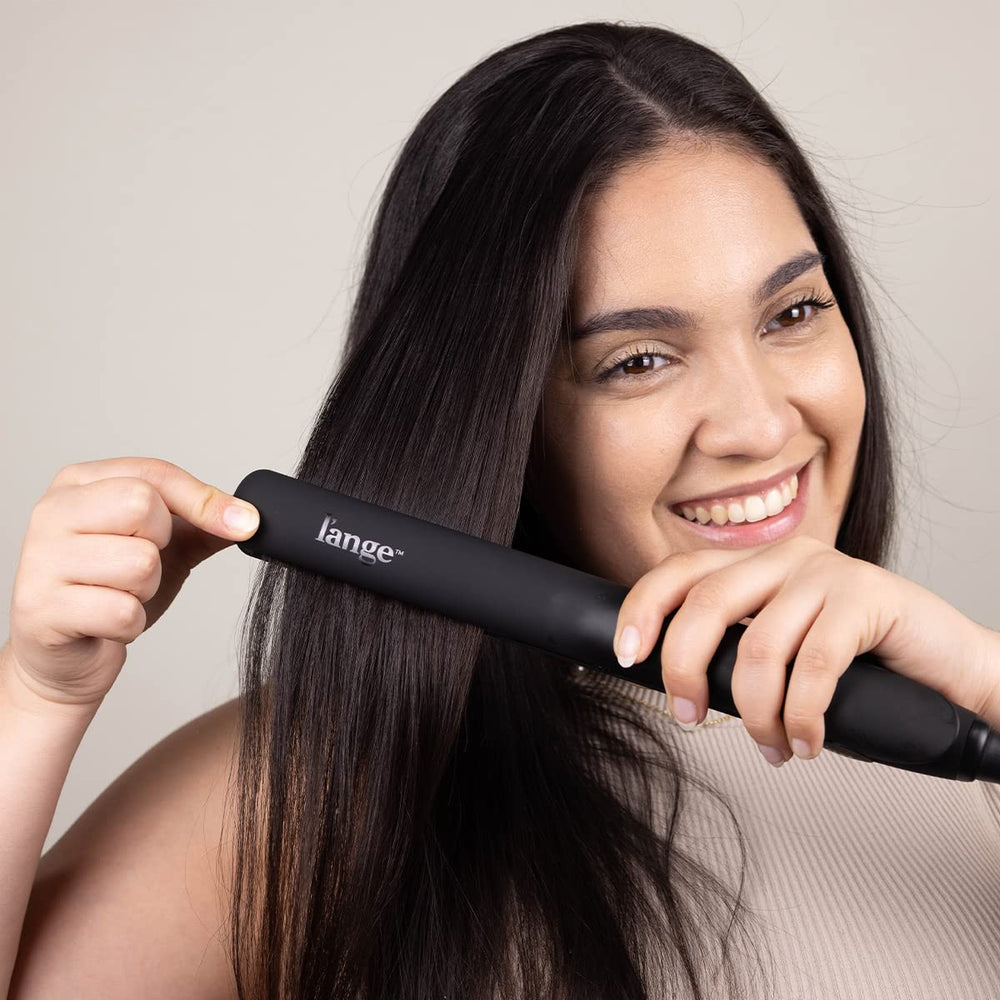 L'ANGE HAIR Le Ceramique diseño ergonómico, manejo cómodo en la mano.