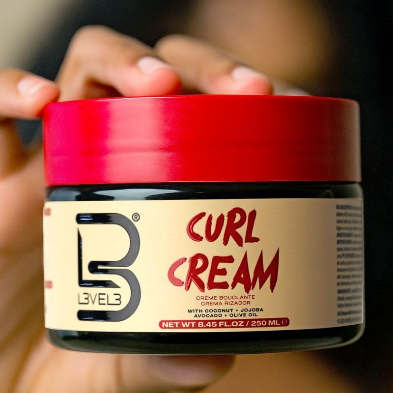 L3 Crema Hidratante Nivel 3, rizos con brillo suave y definición.
