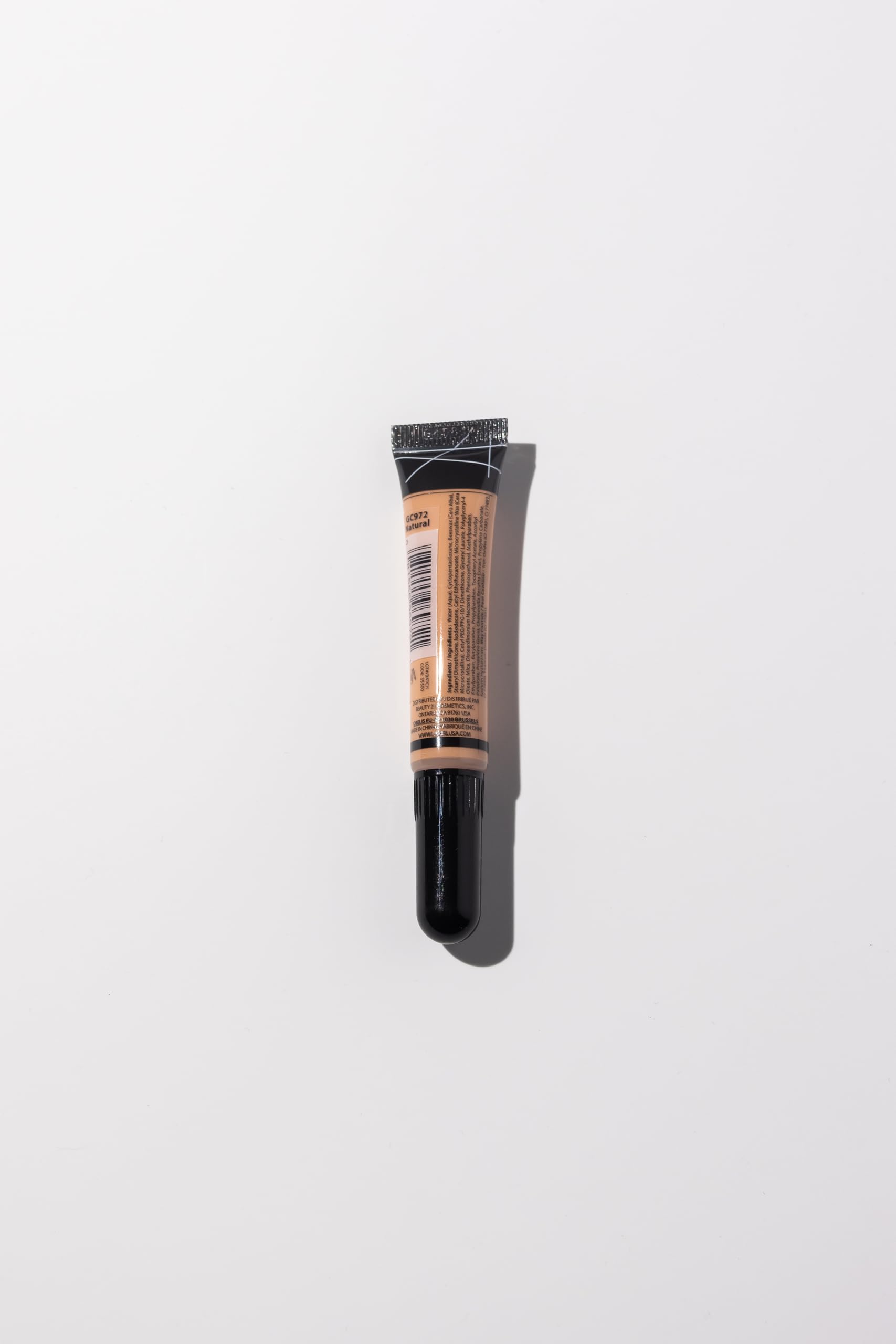 L.A. Girl Pro Concealer: ideal para contorno e iluminación suave.