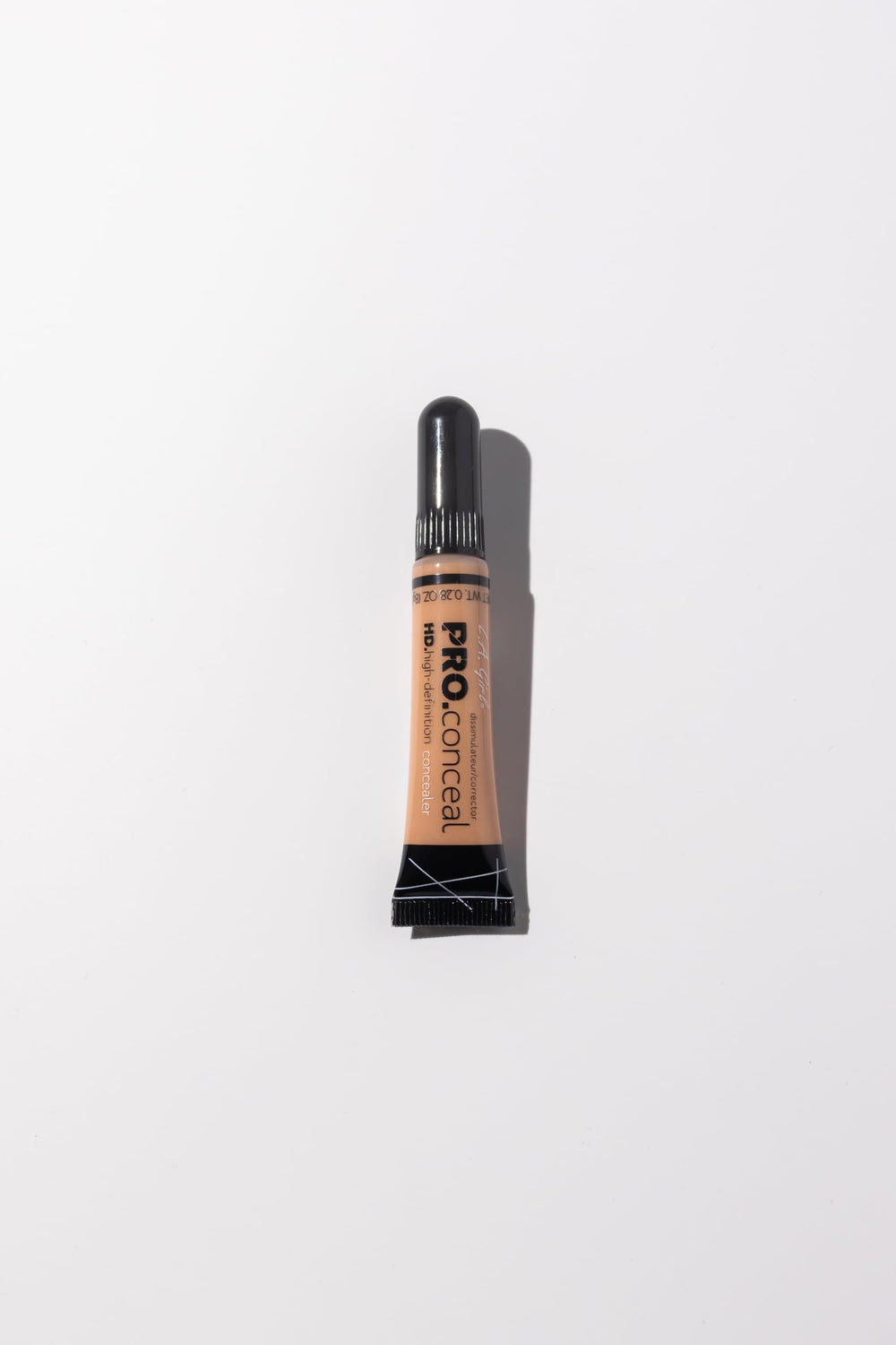 La fórmula de L.A. Girl Pro Concealer corrige enrojecimientos con precisión.