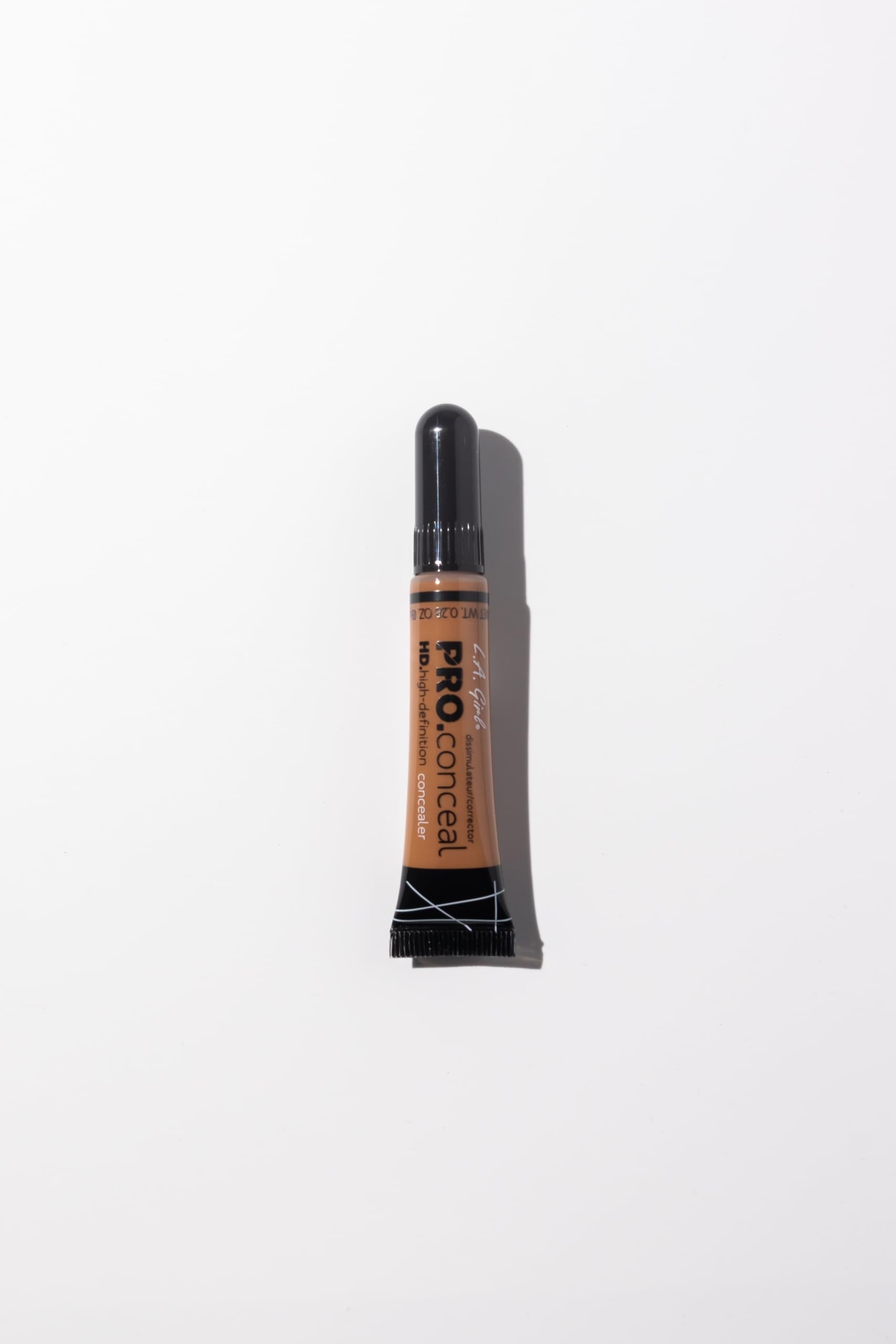 L.A. Girl Pro Concealer Toffee cobertura de larga duración para un acabado uniforme.