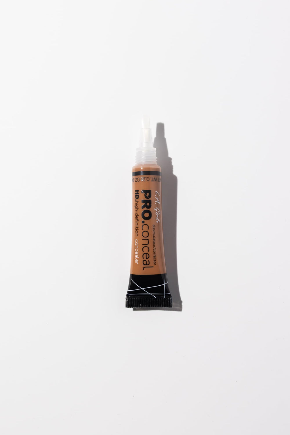 L.A. Girl Pro Concealer Toffee corrección de ojeras con uso suave.