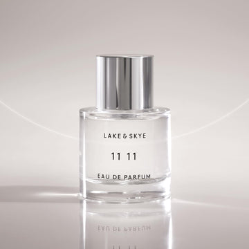 Lake & Skye 11 11: atomizador compacto para retoques rápidos.