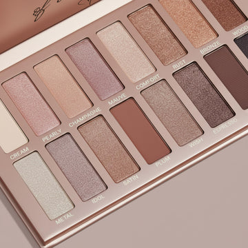 Lamora Paleta Sombras Café Oscuros crea profundidad en ojos ahumados