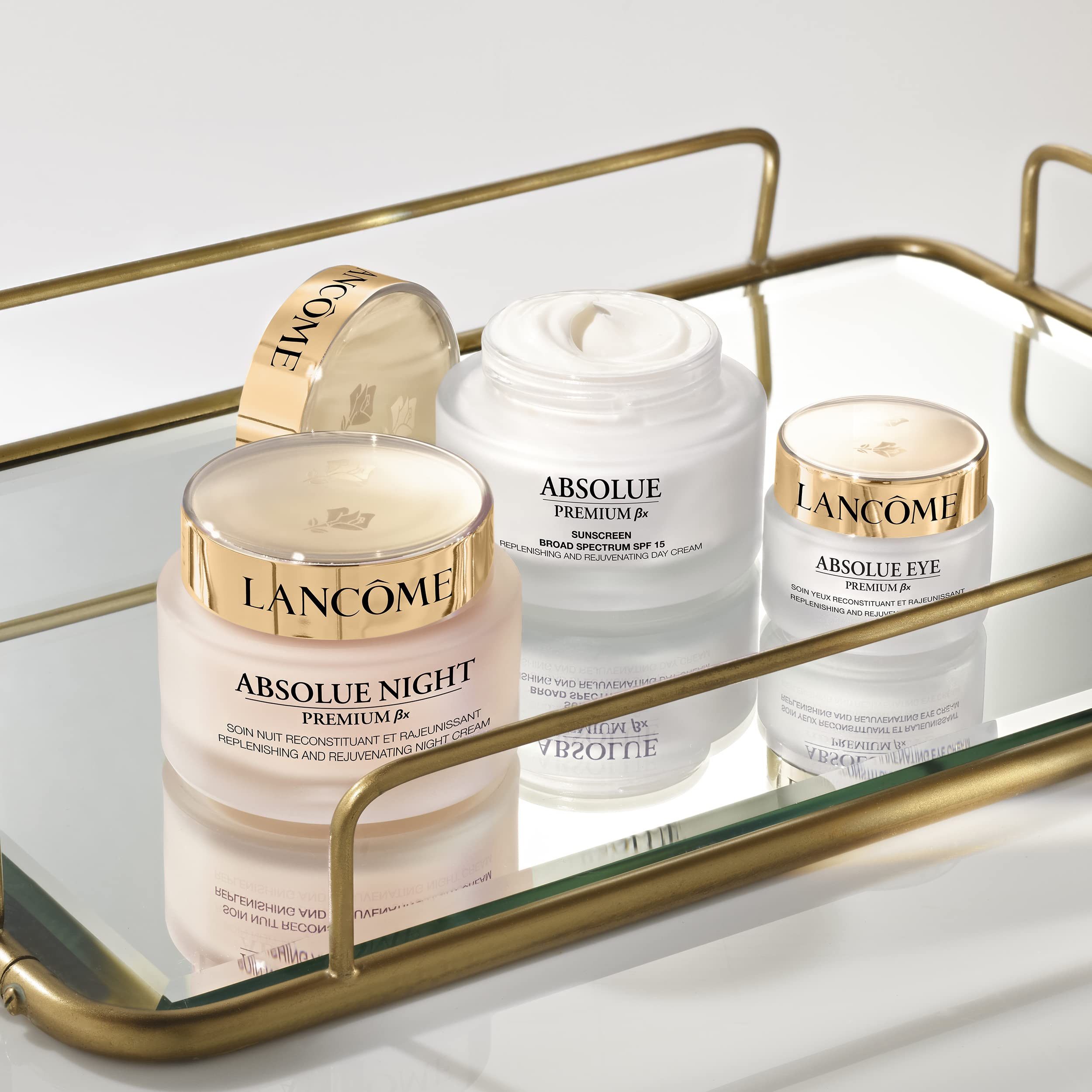 Lancôme Absolue Premium BX Día crema con SPF 15 para protección diaria.