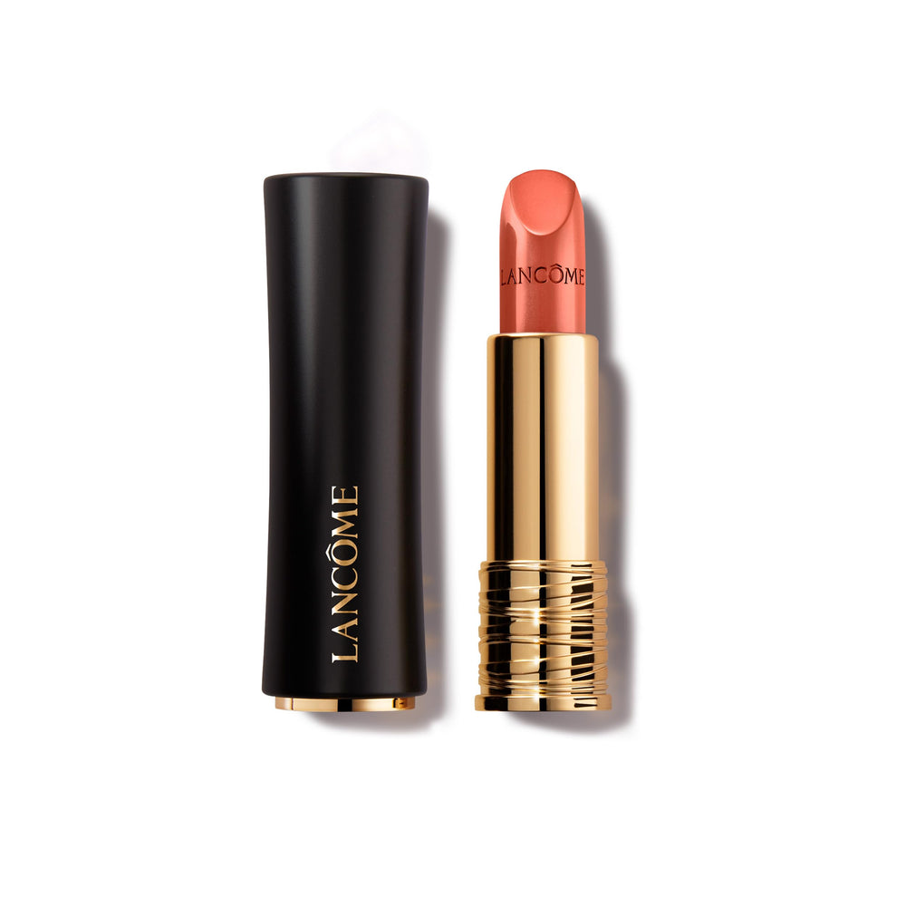 Lancôme L'Absolu Rouge hidratante en tubo mostrando la crema suave para labios.