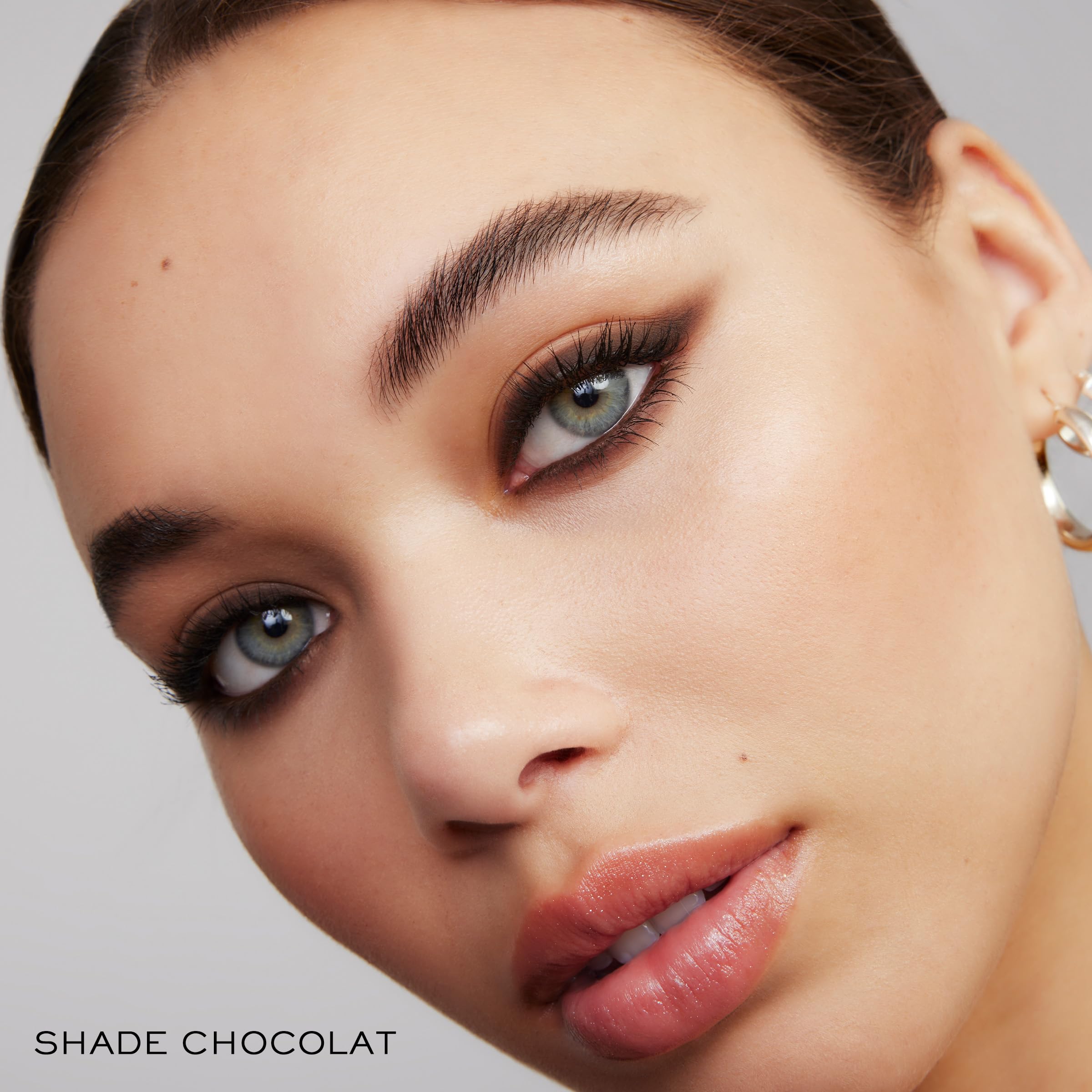 Lancôme Le Stylo delineador bronce con acabado suave y pigmento intenso.