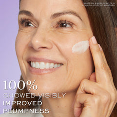 Aplicación suave de la crema, textura cremosa para piel sensible.