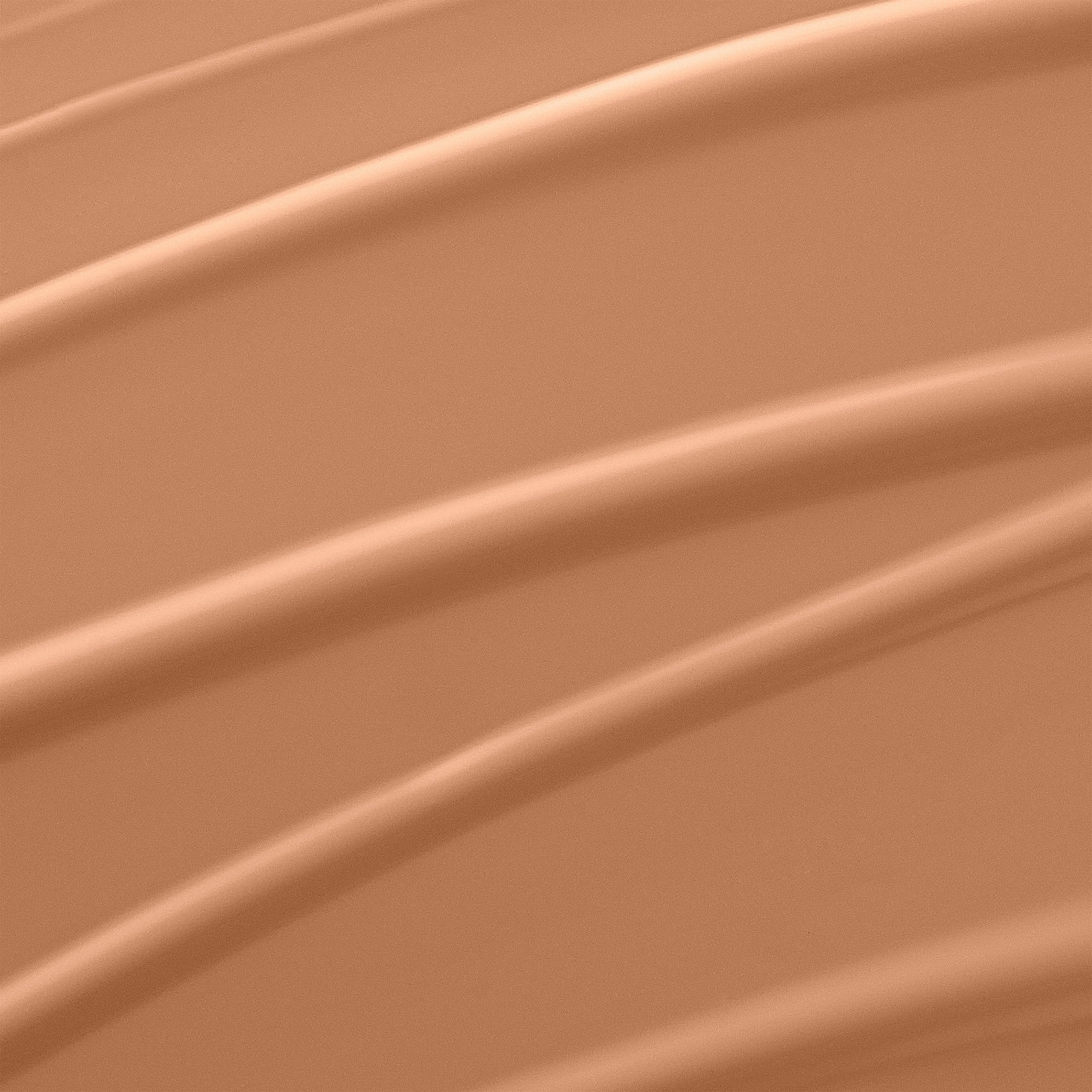 Lancôme Renergie Lift base de maquillaje, aplicación suave para cobertura uniforme.