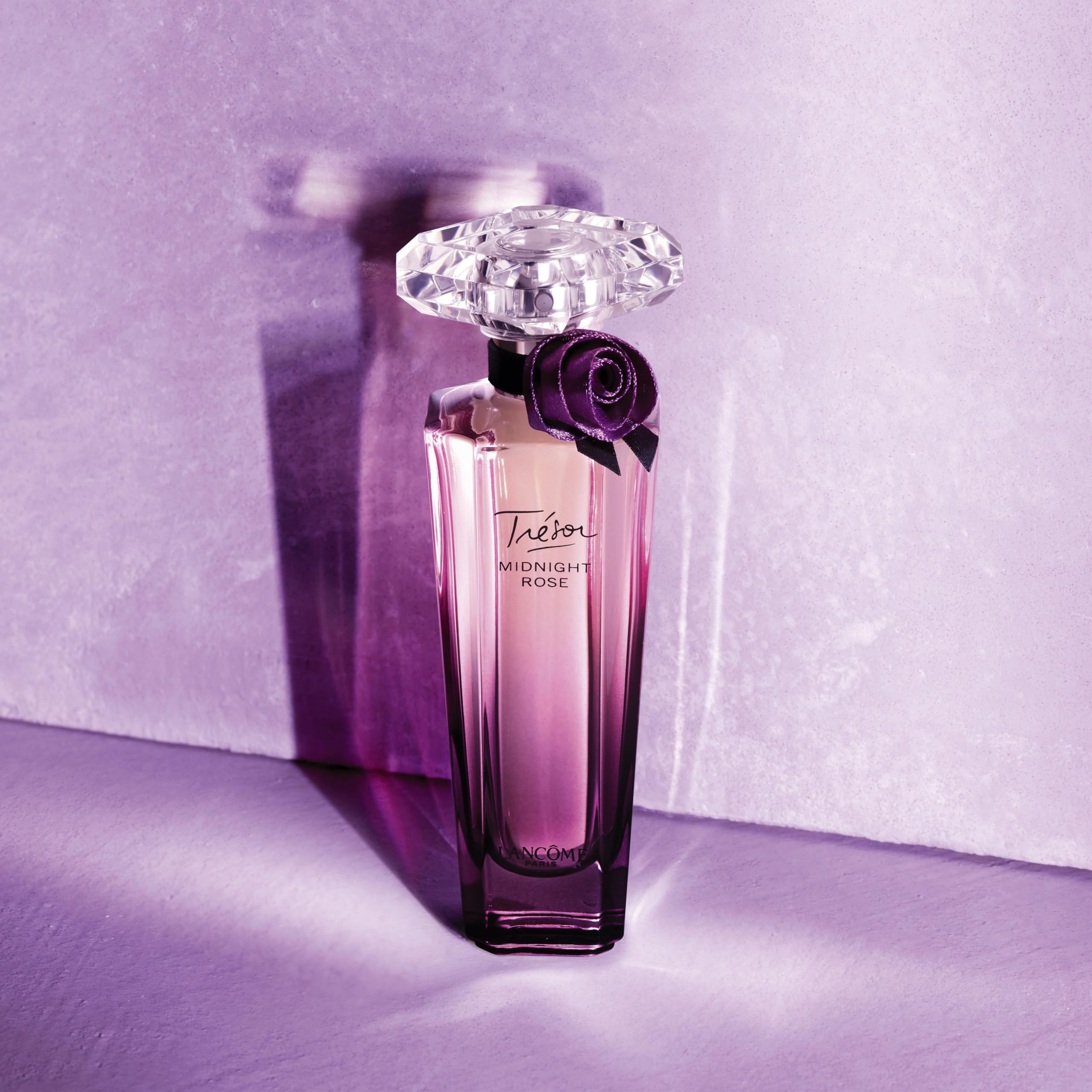 Lancôme Trésor Midnight, caja regalo elegante, perfecto para sorprender a alguien especial.