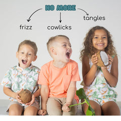 Pasta Lane & Co en la mano para peinado rápido en niños.